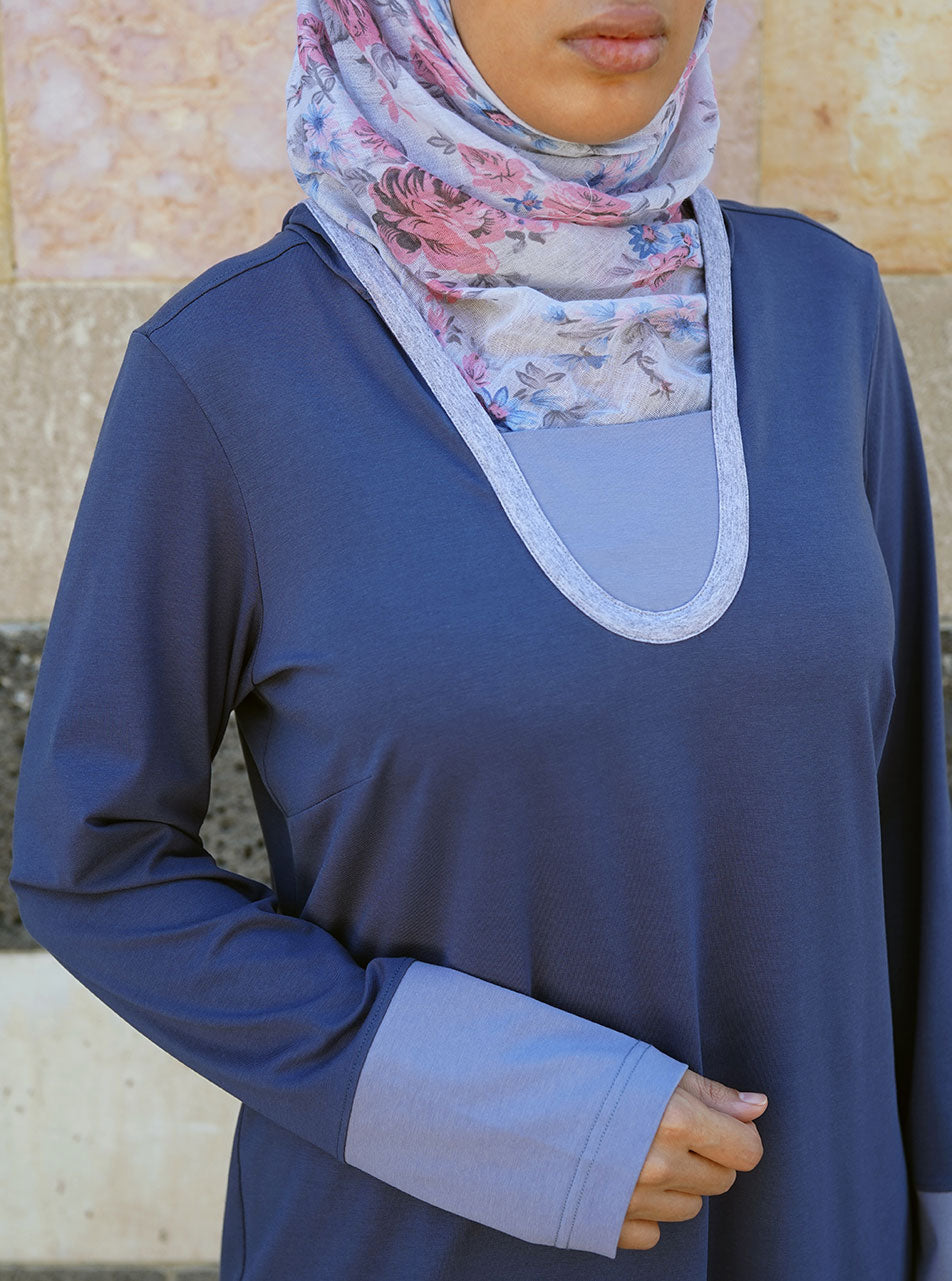 بلوزة رياضية بقبعة